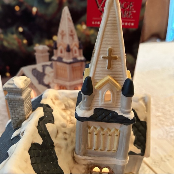 Village Square Lighted Church - Picture 8 of 13